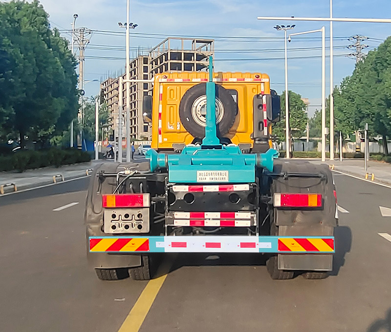 宏磊风牌HLF5251ZXXE型车厢可卸式垃圾车