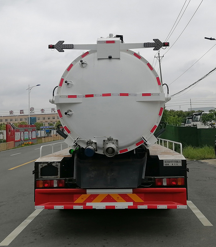 宏磊风牌HLF5186GXWZ型吸污车