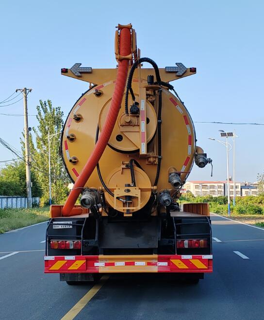 宏磊风牌HLF5250GQWZZ型清洗吸污车